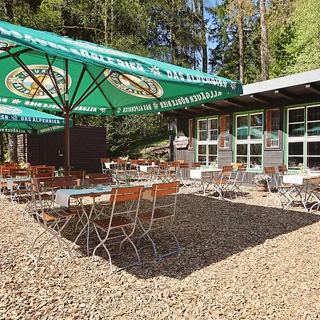 & Restaurant Rhoenhaeuschen