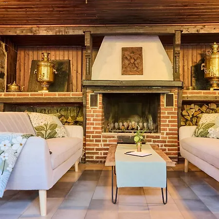 & Restaurant Rhoenhaeuschen Hotell *